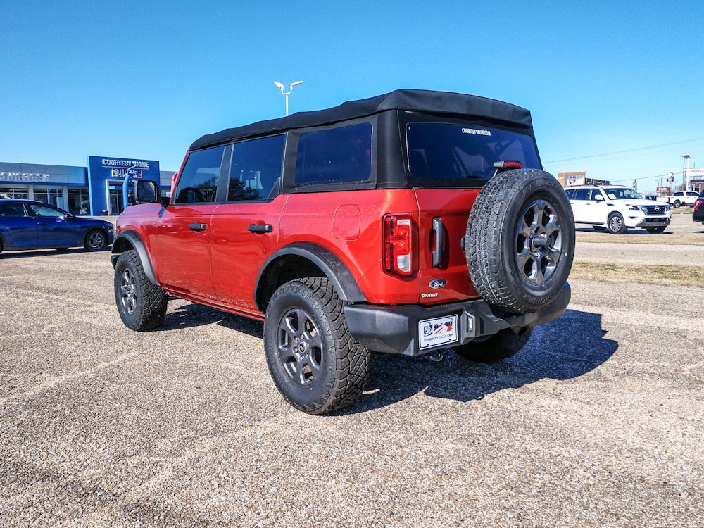 2023 Ford Bronco Base