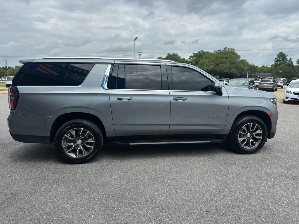 2023 Chevrolet Suburban LT