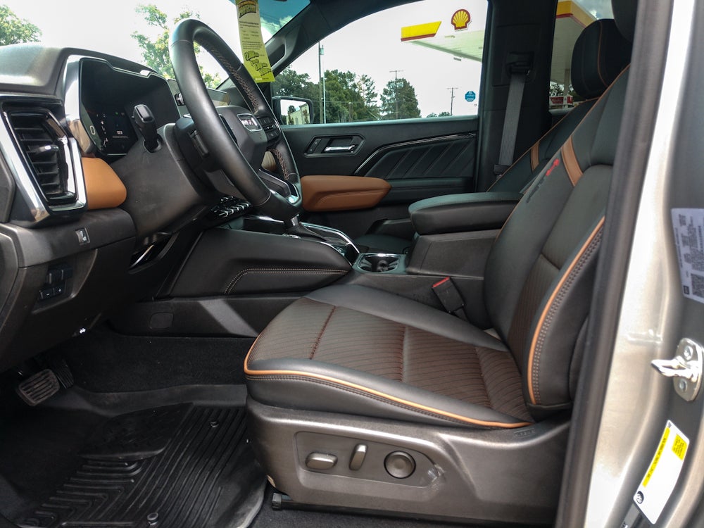2025 GMC Canyon AT4