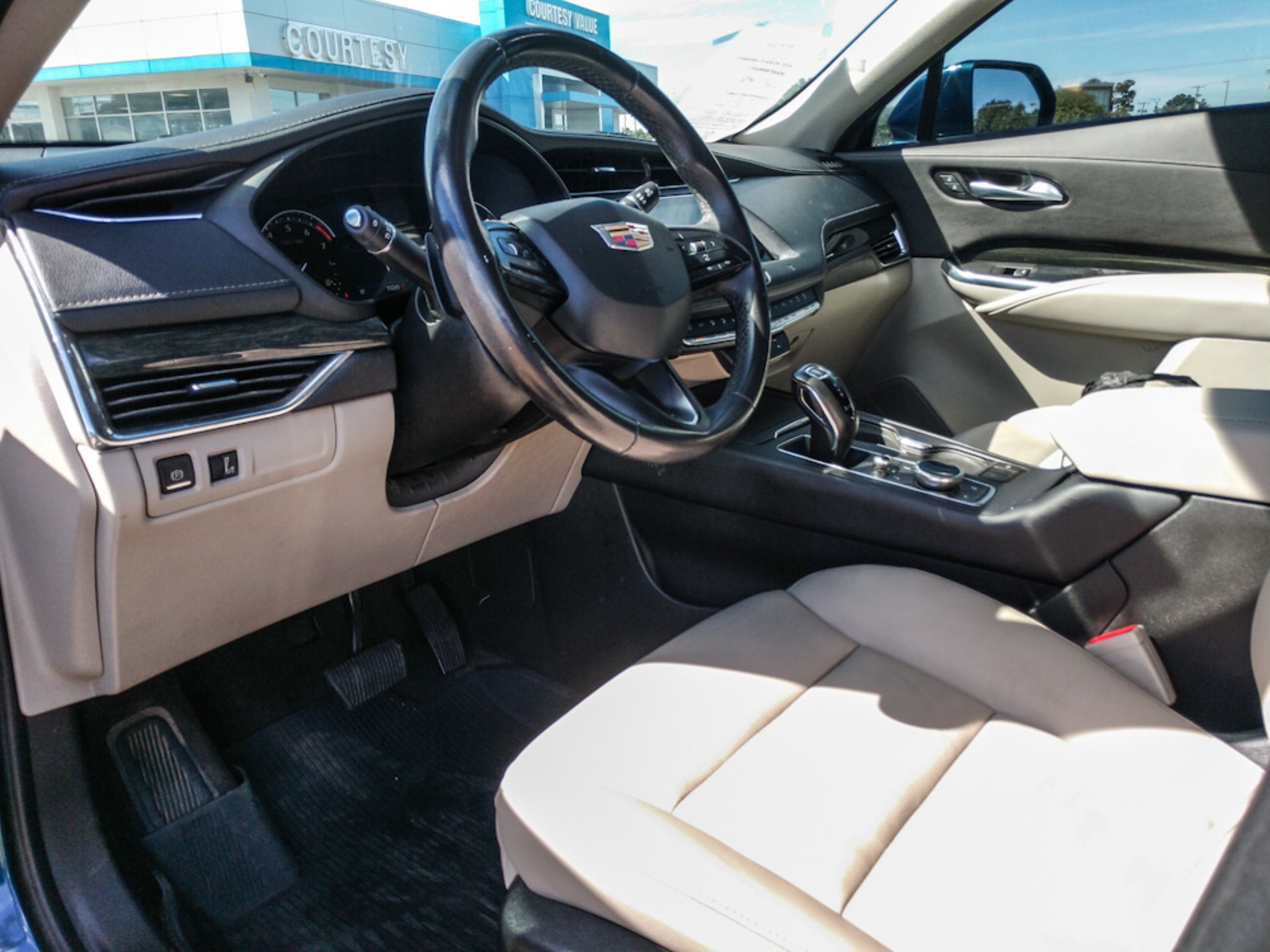 2019 Cadillac XT4 FWD Premium Luxury