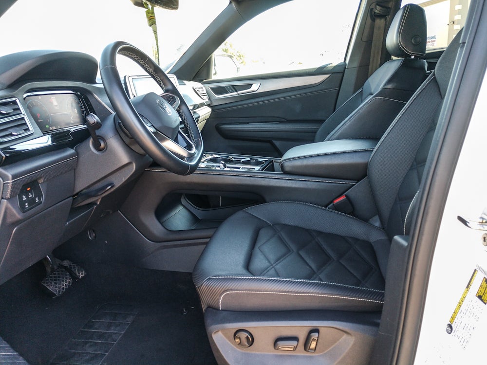 2024 Volkswagen Atlas Cross Sport 2.0T SE w/Technology