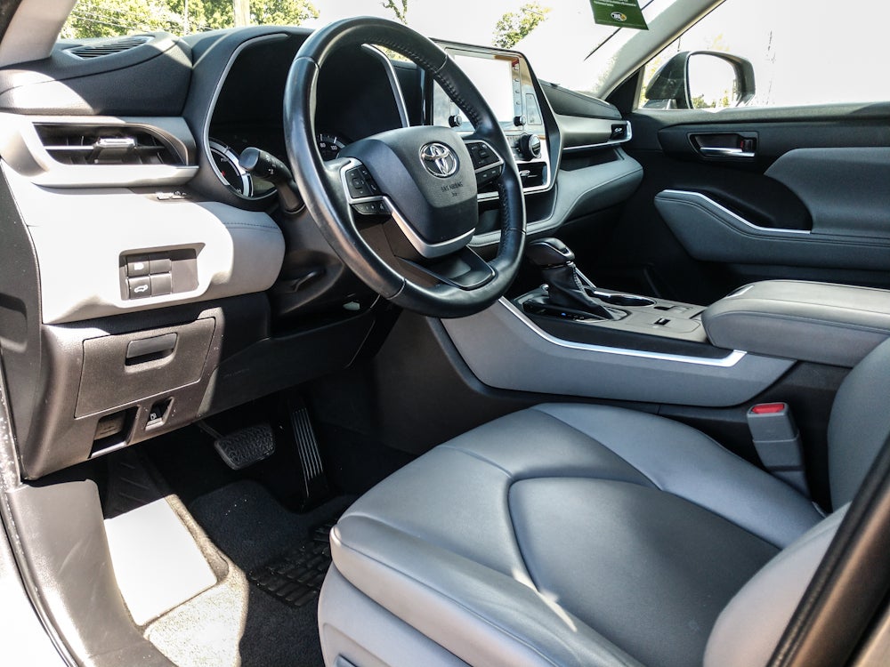 2022 Toyota Highlander Hybrid XLE