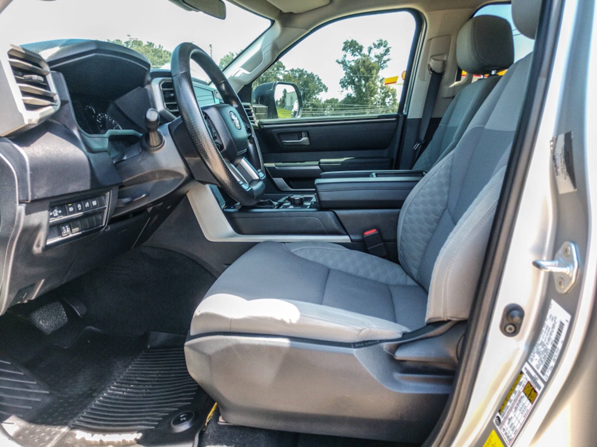 2023 Toyota Tundra 4WD SR5