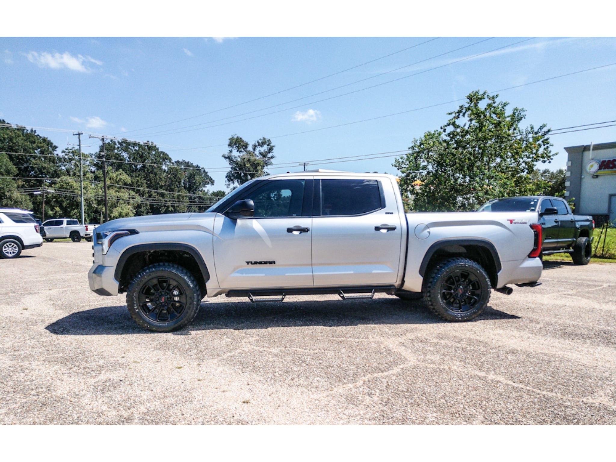 2023 Toyota Tundra 4WD SR5