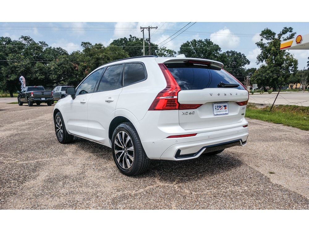 2023 Volvo XC60 Plus Dark Theme